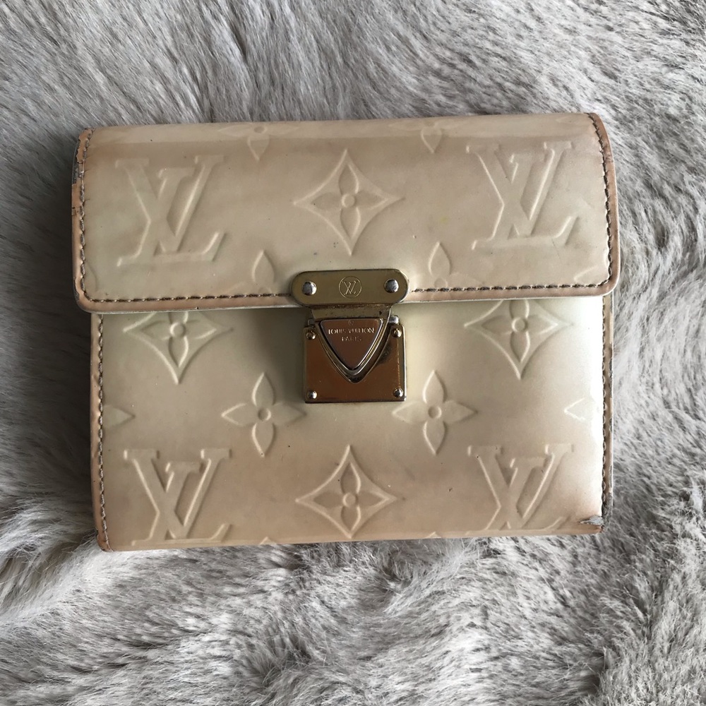 Authentic Louis Vuitton Koala Vernis Leather wallet Pearl